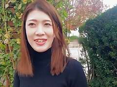 292MY-697 Japanese Babe's Sultry Hairy Pussy Tempts Him for Steamy Oral Bliss